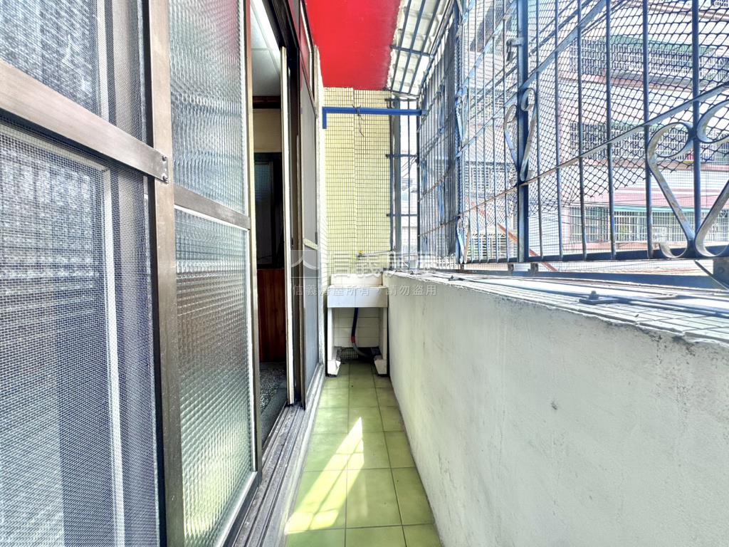 新仁七街稀有角間透天房屋室內格局與周邊環境