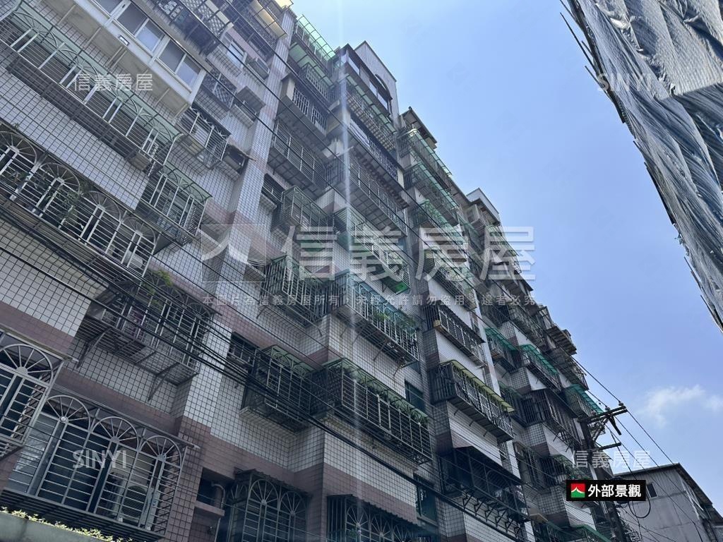 寶石世家。三房車位房屋室內格局與周邊環境