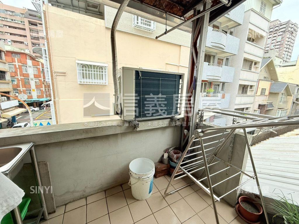 錦田路近捷運三角窗透店房屋室內格局與周邊環境