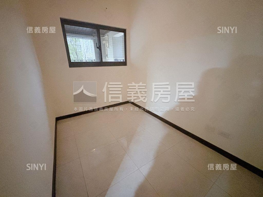 重劃區低單價３房車位房屋室內格局與周邊環境