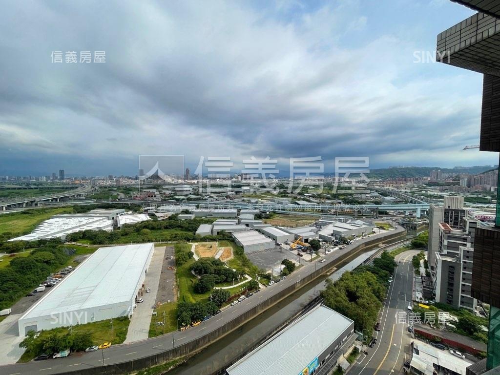 全坤尊峰高樓雙車位房屋室內格局與周邊環境