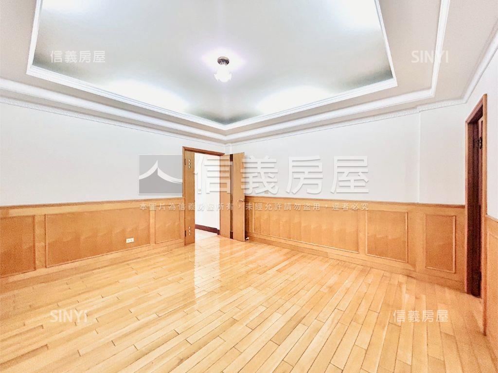 近公益路雙面臨路透天房屋室內格局與周邊環境