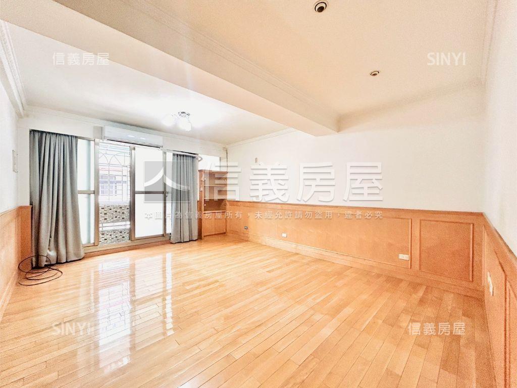 近公益路雙面臨路透天房屋室內格局與周邊環境