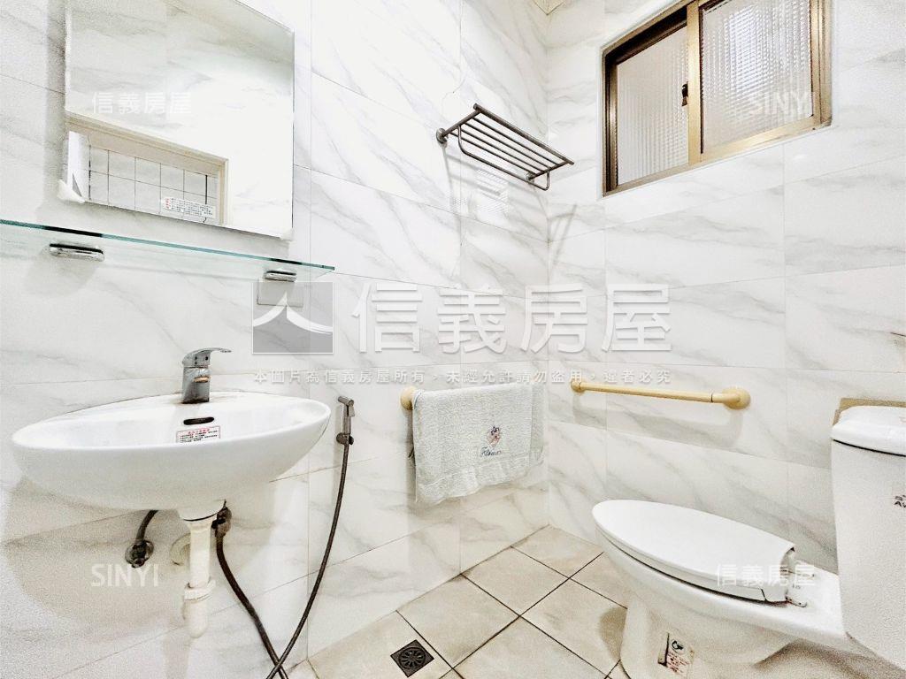 近公益路雙面臨路透天房屋室內格局與周邊環境