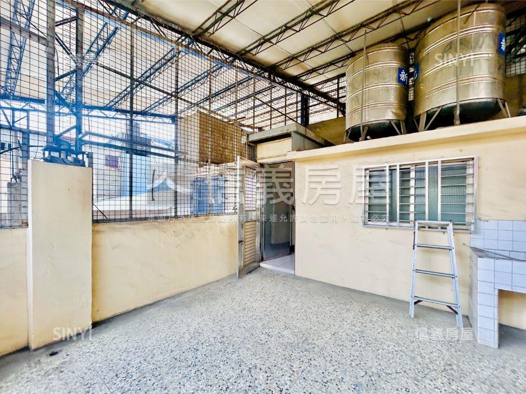 近公益路雙面臨路透天房屋室內格局與周邊環境