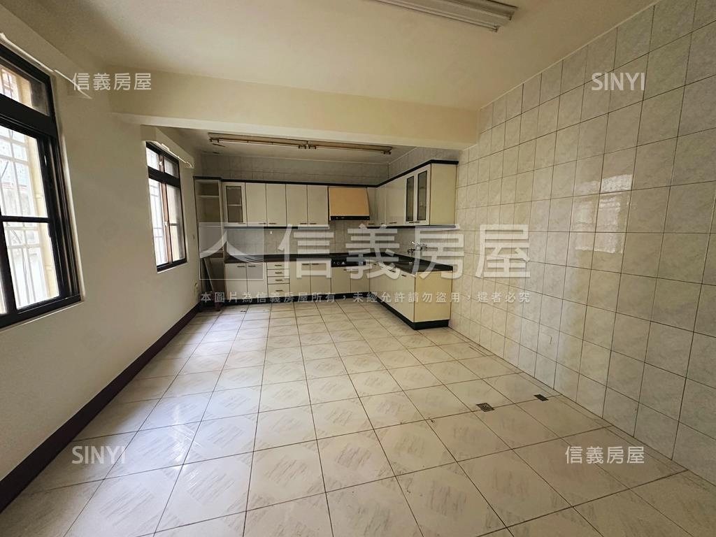 學堂路仁美邊間採光別墅房屋室內格局與周邊環境