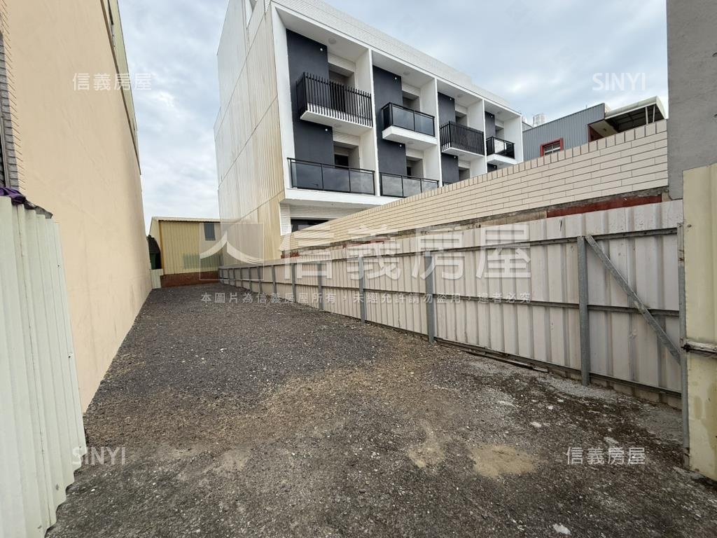 官田地坪約３４坪美地房屋室內格局與周邊環境