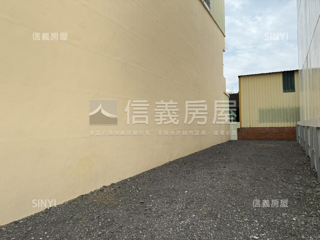 官田地坪約３４坪美地房屋室內格局與周邊環境