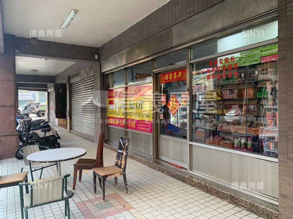 八里鬧區稀有人潮店面房屋室內格局與周邊環境