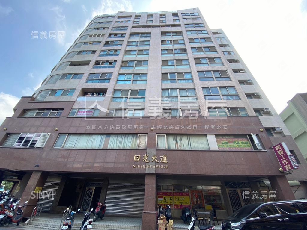 八里鬧區稀有人潮店面房屋室內格局與周邊環境