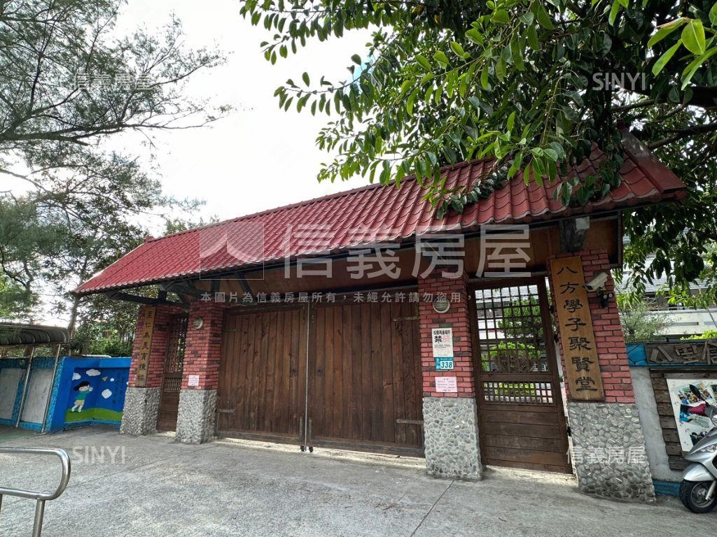 八里鬧區稀有人潮店面房屋室內格局與周邊環境