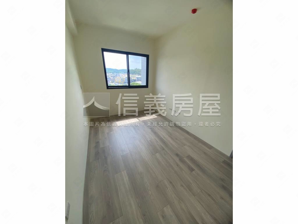 稀有釋出同成馥三房平車房屋室內格局與周邊環境