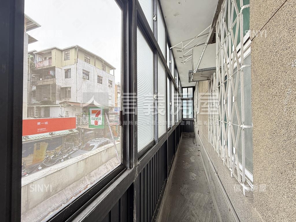 坐北朝南稀有邊間三面採光房屋室內格局與周邊環境