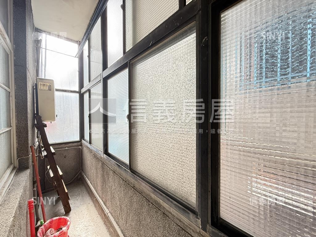 坐北朝南稀有邊間三面採光房屋室內格局與周邊環境