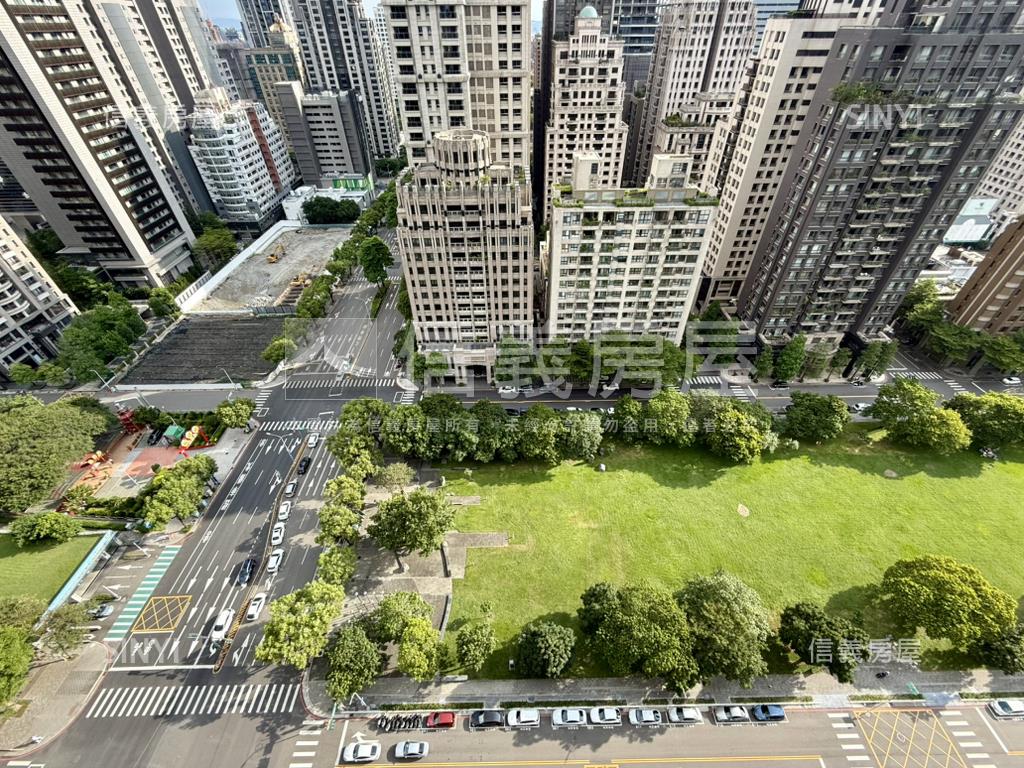 七期公園旁山之道高樓雙車房屋室內格局與周邊環境