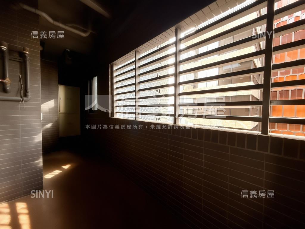 七期公園旁山之道高樓雙車房屋室內格局與周邊環境