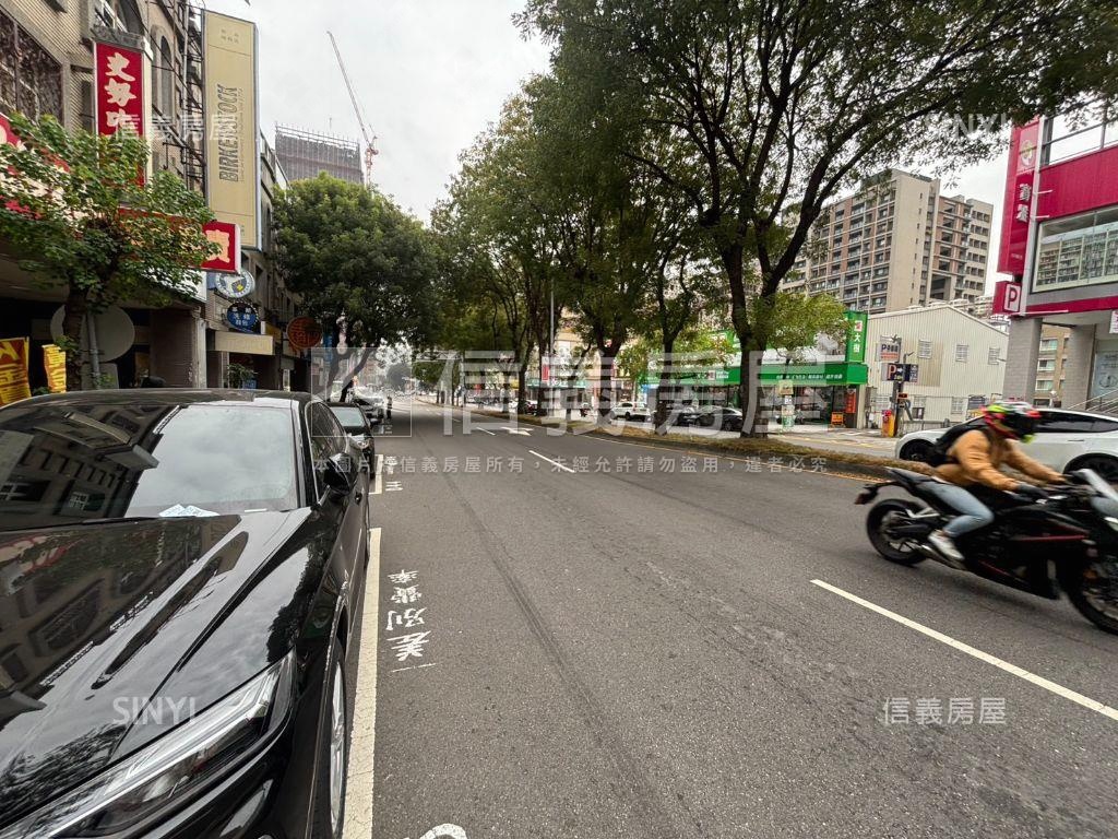 誠意出售中科店面房屋室內格局與周邊環境