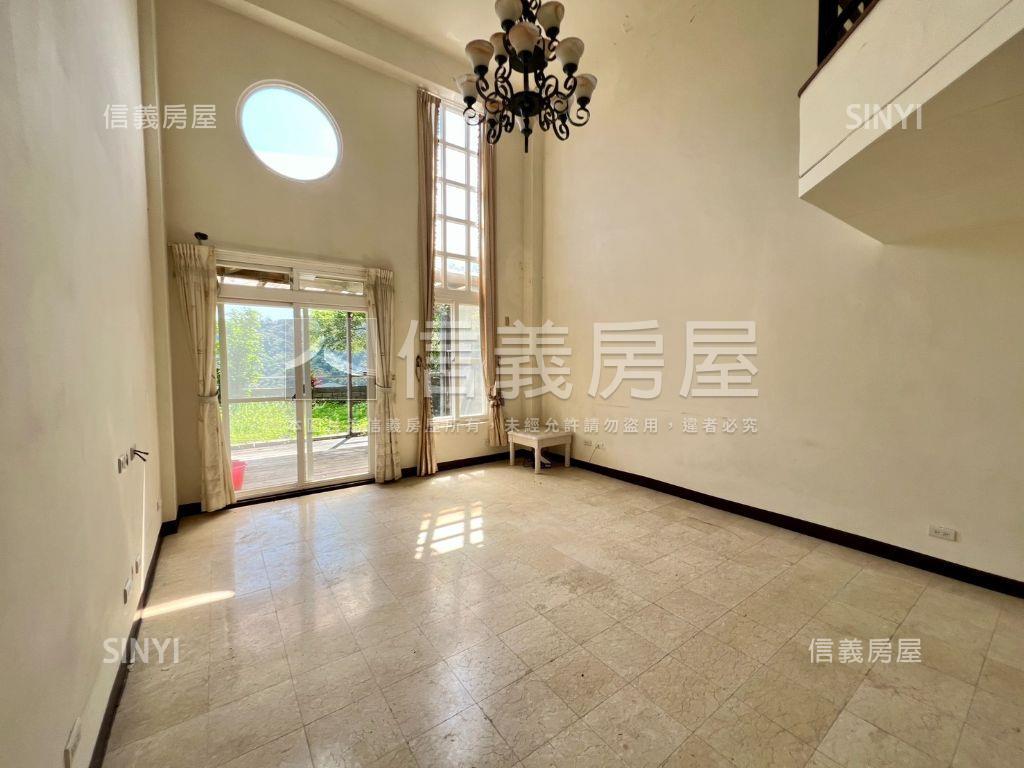 一望無際的山景綠葉透天房屋室內格局與周邊環境
