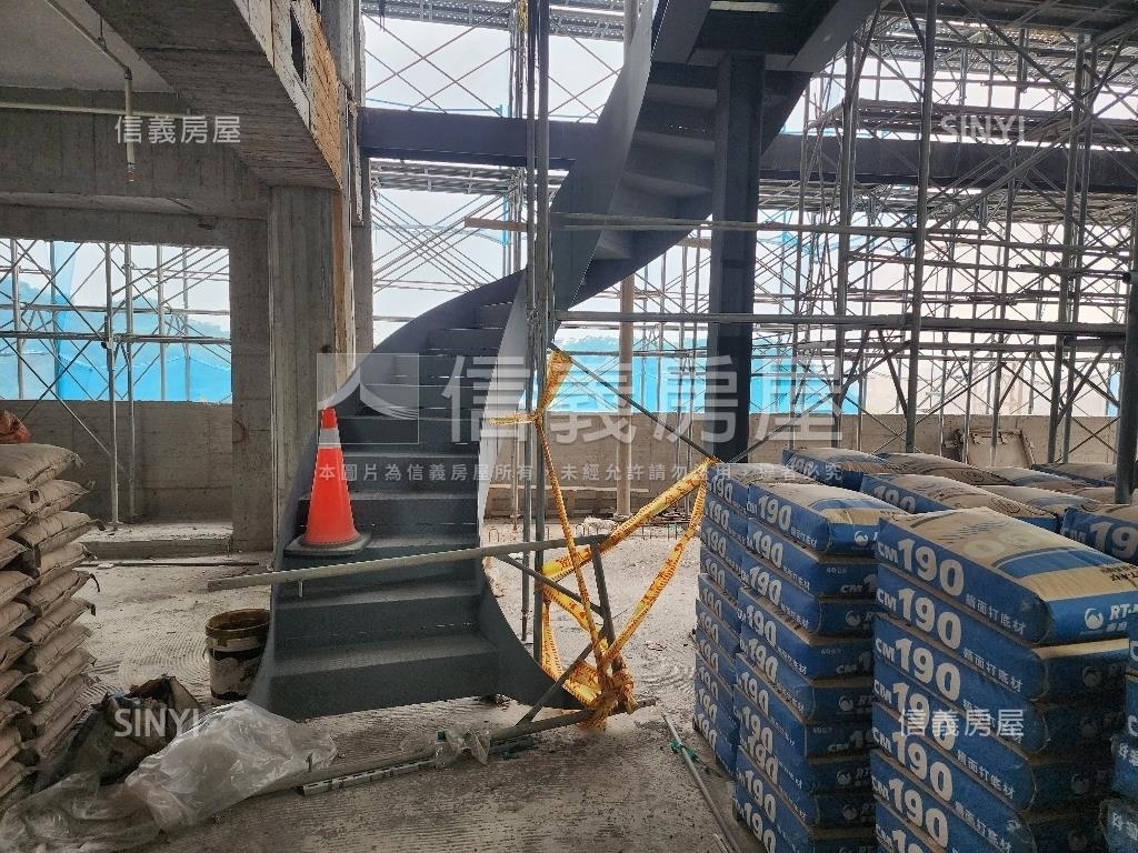 宏築信義Ａ１樓中樓房屋室內格局與周邊環境