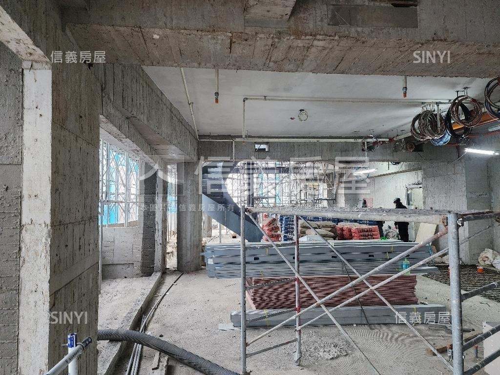 宏築信義Ａ１樓中樓房屋室內格局與周邊環境