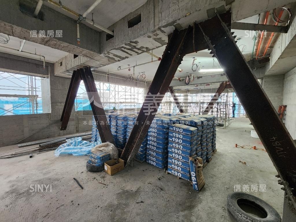 宏築信義Ａ１樓中樓房屋室內格局與周邊環境