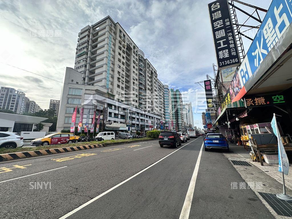 中華路大面寬黃金鑽店面房屋室內格局與周邊環境