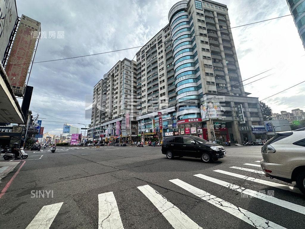 中華路大面寬黃金鑽店面房屋室內格局與周邊環境