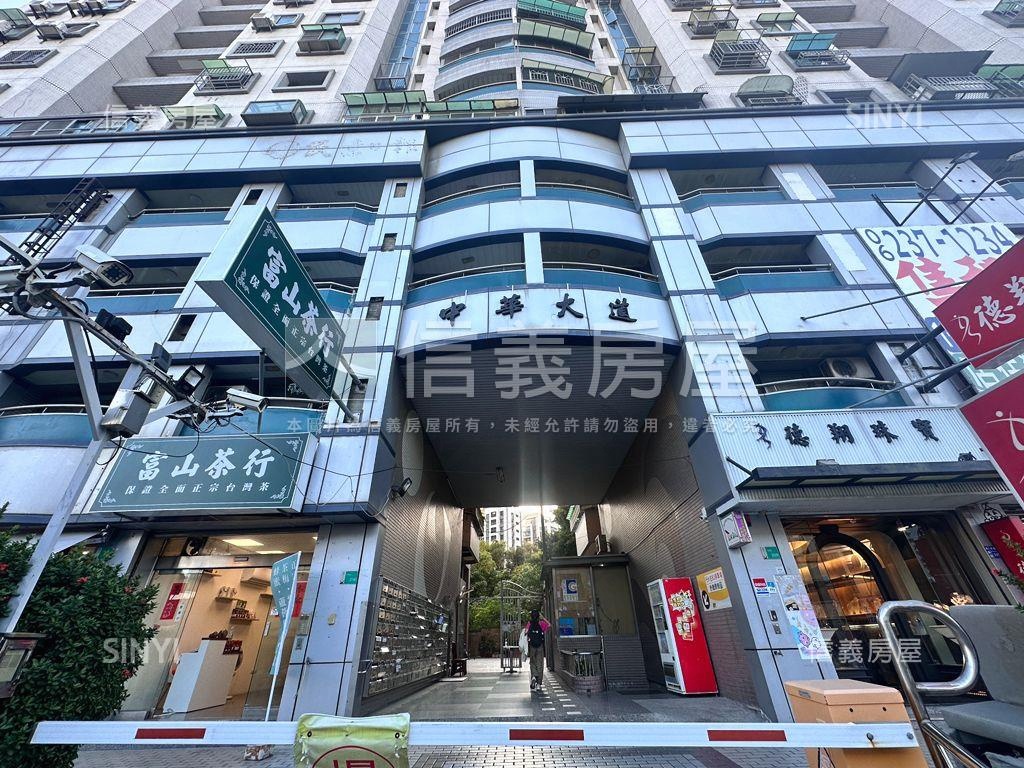 中華路大面寬黃金鑽店面房屋室內格局與周邊環境