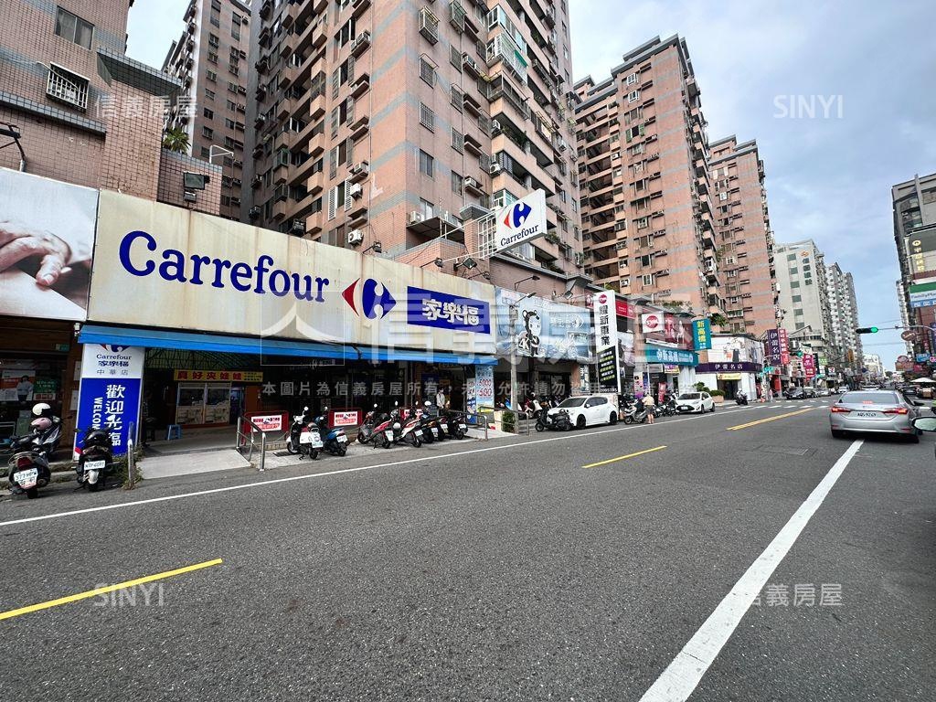中華路大面寬黃金鑽店面房屋室內格局與周邊環境