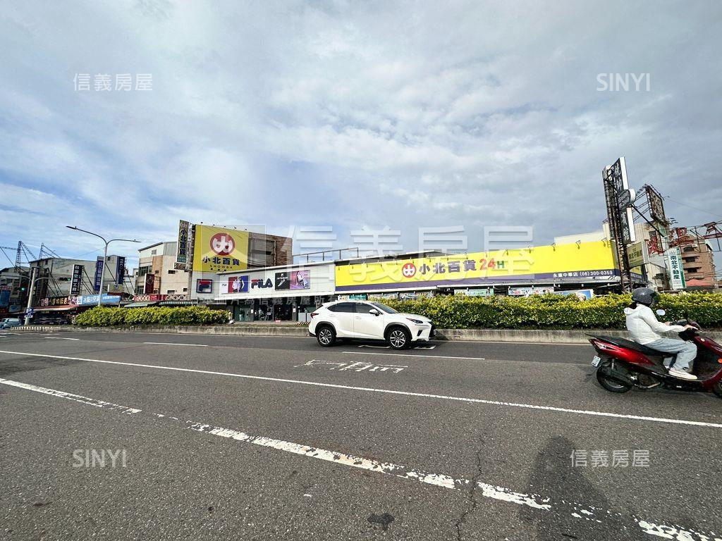 中華路大面寬黃金鑽店面房屋室內格局與周邊環境