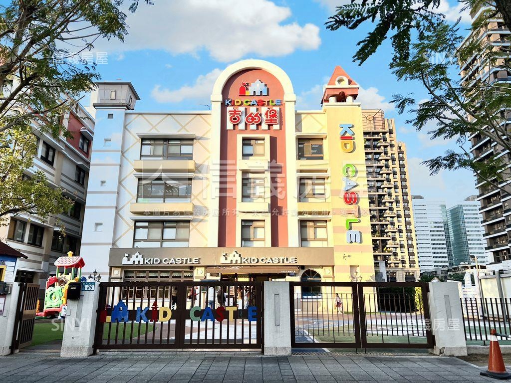 家泰家悅兩房平面車位房屋室內格局與周邊環境