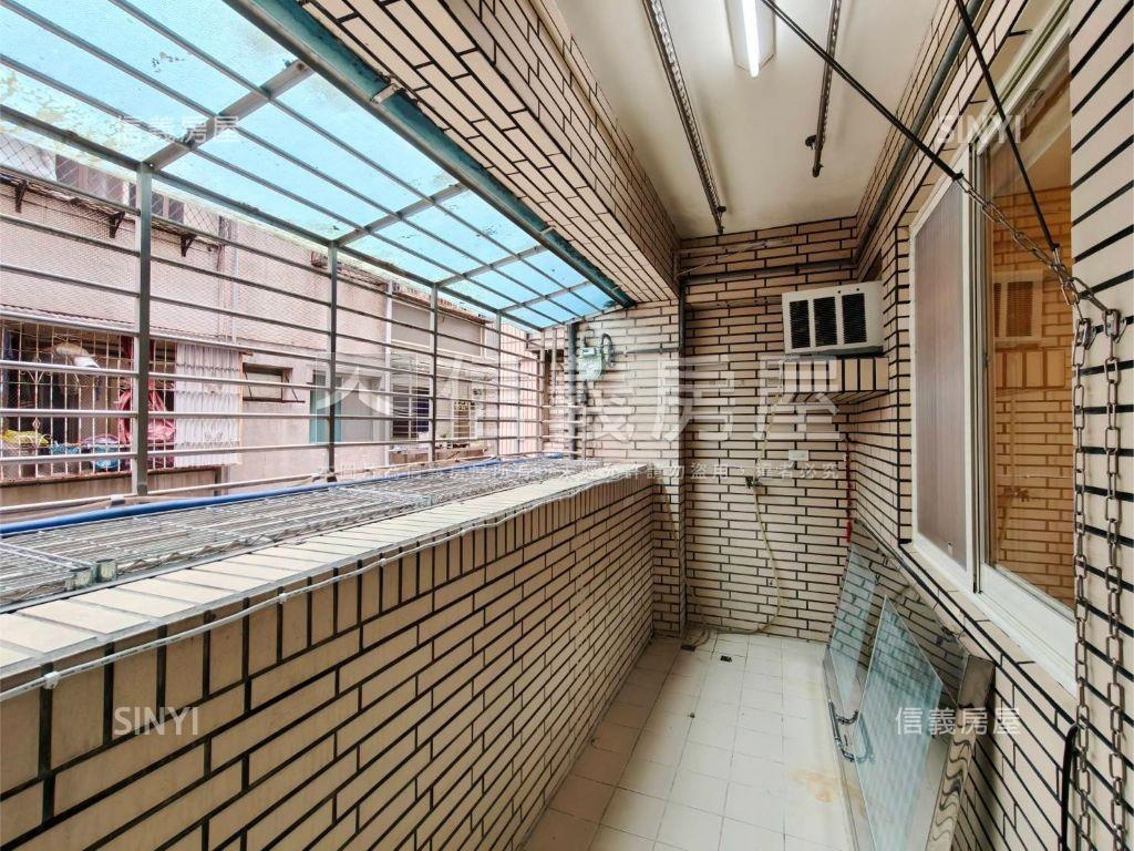 【ＶＲ】低公設比捷運三房房屋室內格局與周邊環境