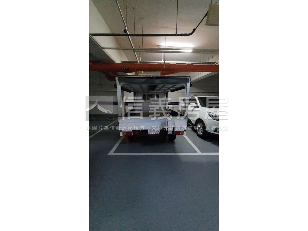 光華正路面寬店鋪ＩＩ房屋室內格局與周邊環境