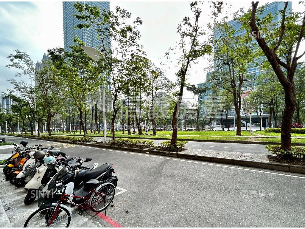 新灣區現代美裝三房平車房屋室內格局與周邊環境