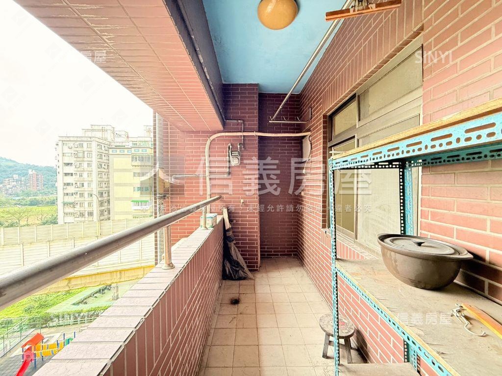 ⭐東方山河大三房＋車位⭐房屋室內格局與周邊環境