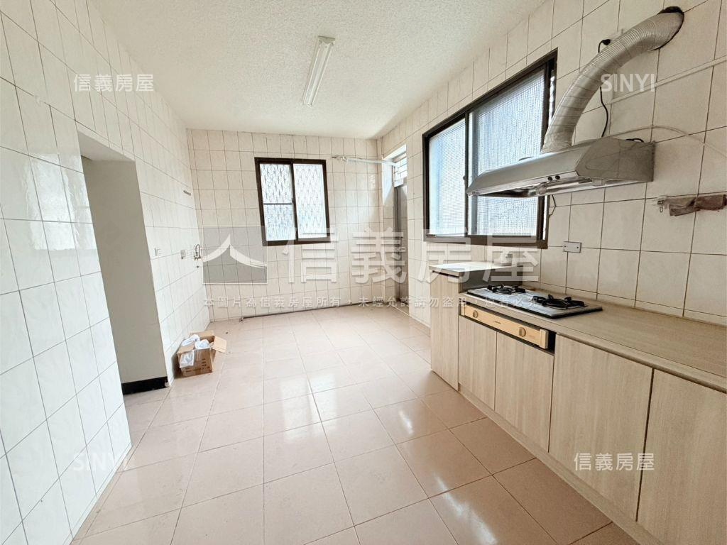 近東區大面寬透天｜副都心房屋室內格局與周邊環境