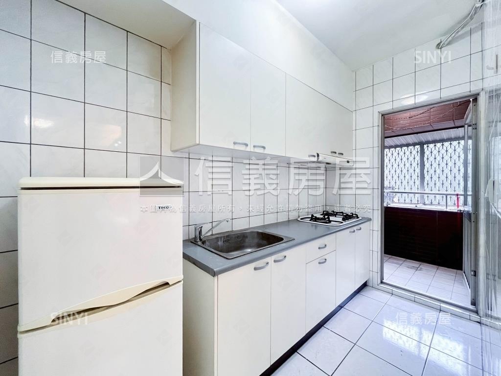 【專簽】鑫園三房平面車位房屋室內格局與周邊環境