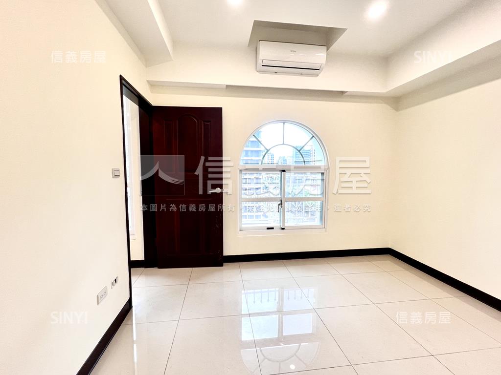 上居銀座美景三房帶車位房屋室內格局與周邊環境