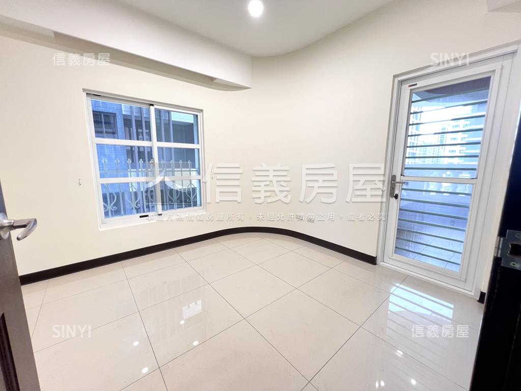 上居銀座美景三房帶車位房屋室內格局與周邊環境