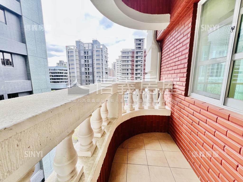 上居銀座美景三房帶車位房屋室內格局與周邊環境