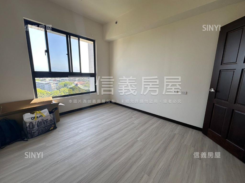 屋齡新高樓景觀四房雙車位房屋室內格局與周邊環境