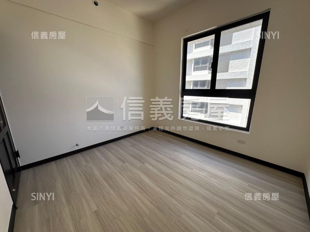 屋齡新高樓景觀四房雙車位房屋室內格局與周邊環境