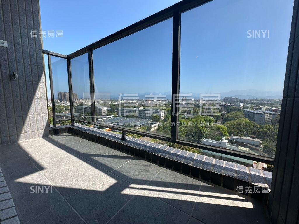 屋齡新高樓景觀四房雙車位房屋室內格局與周邊環境