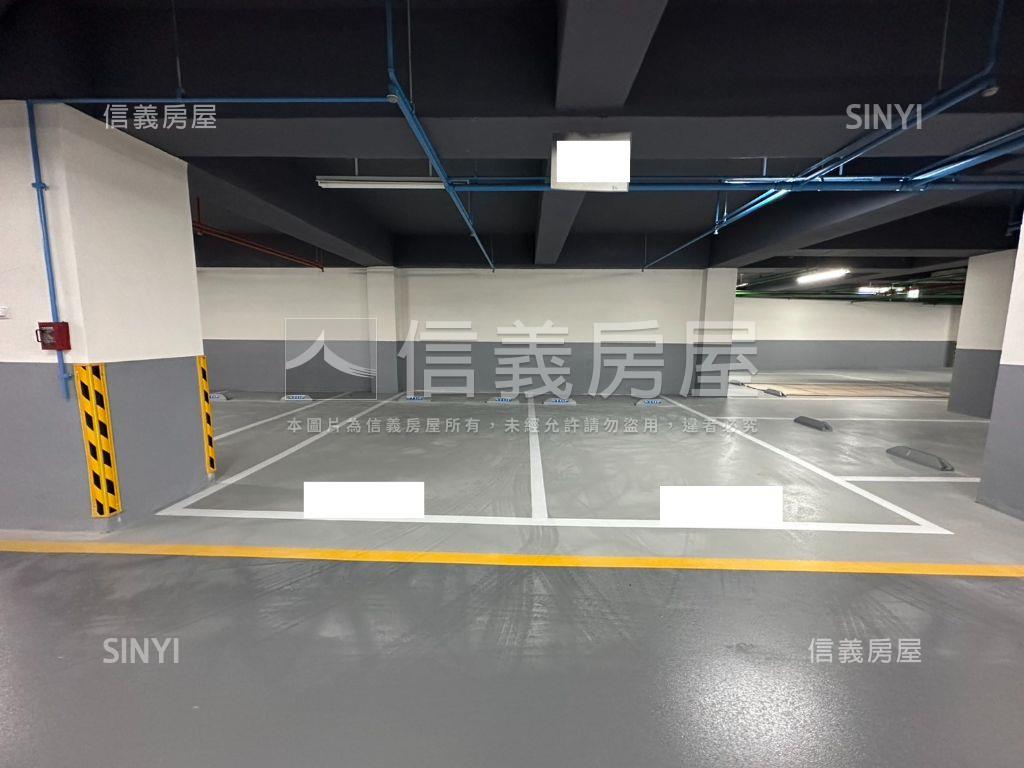 屋齡新高樓景觀四房雙車位房屋室內格局與周邊環境