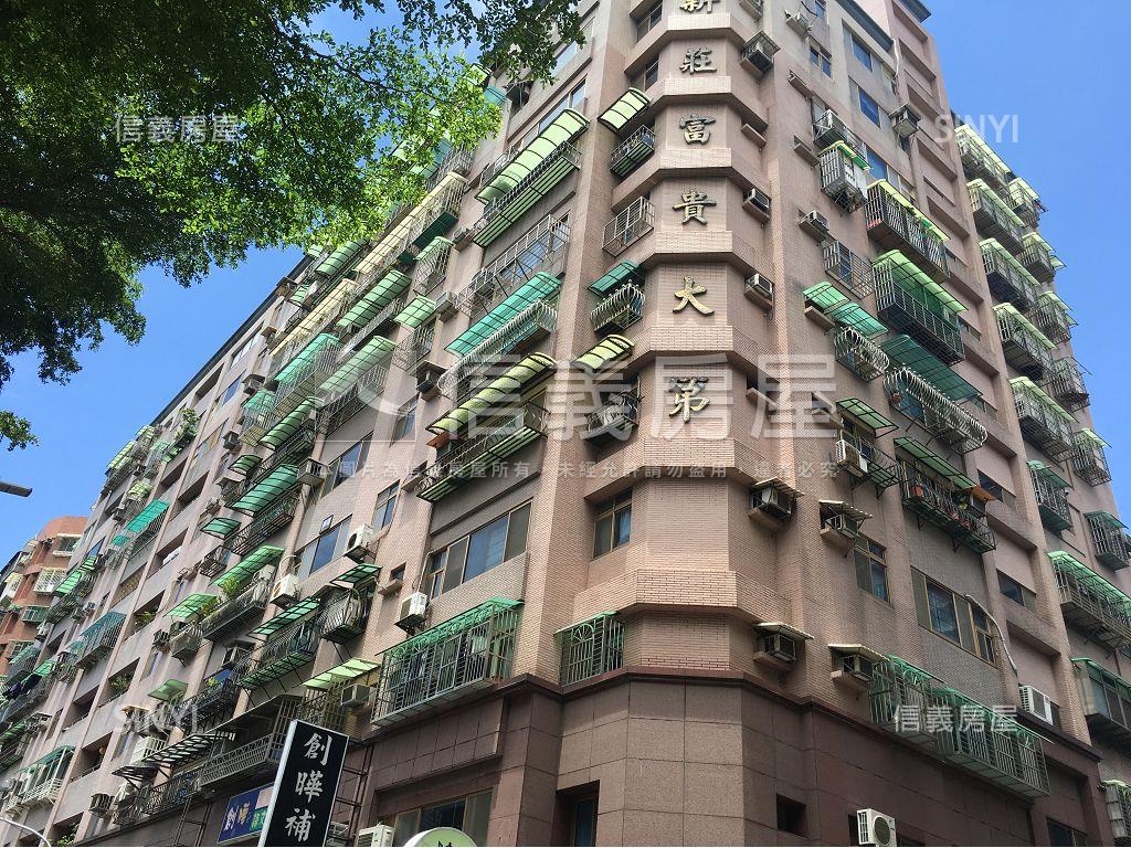 中榮街富貴大第Ｂ１車位售房屋室內格局與周邊環境