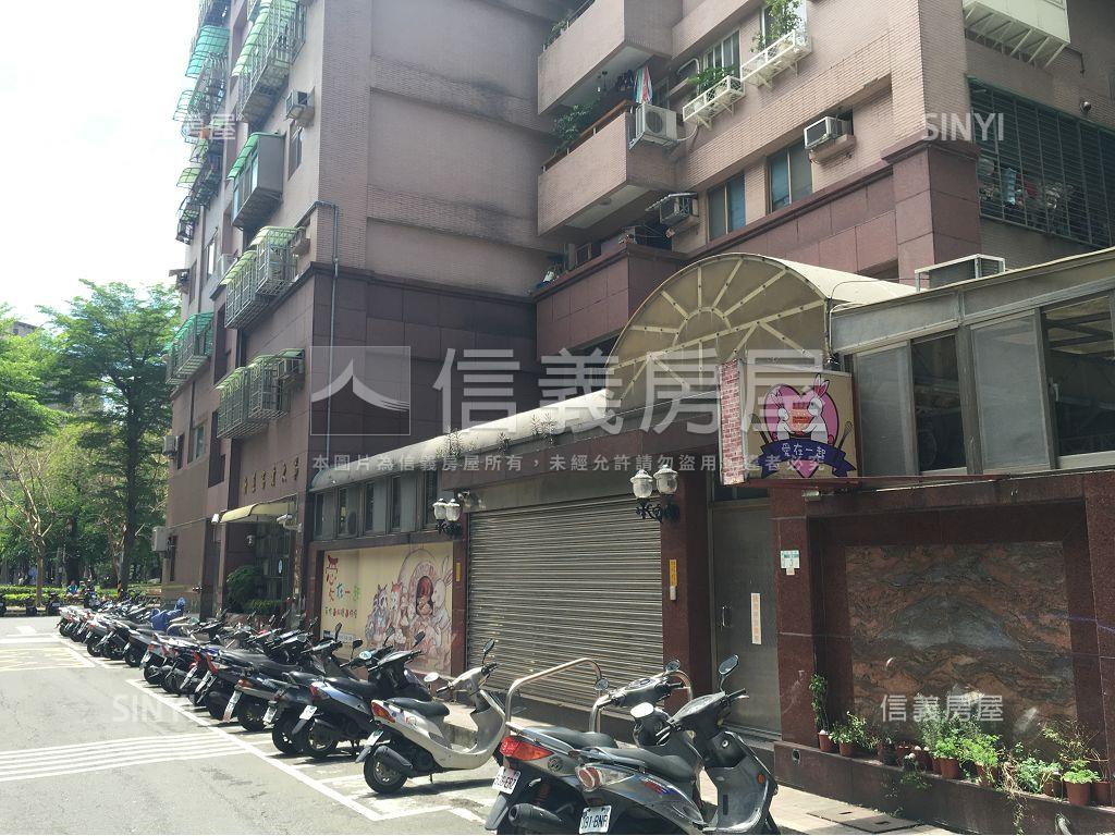 中榮街富貴大第Ｂ１車位售房屋室內格局與周邊環境