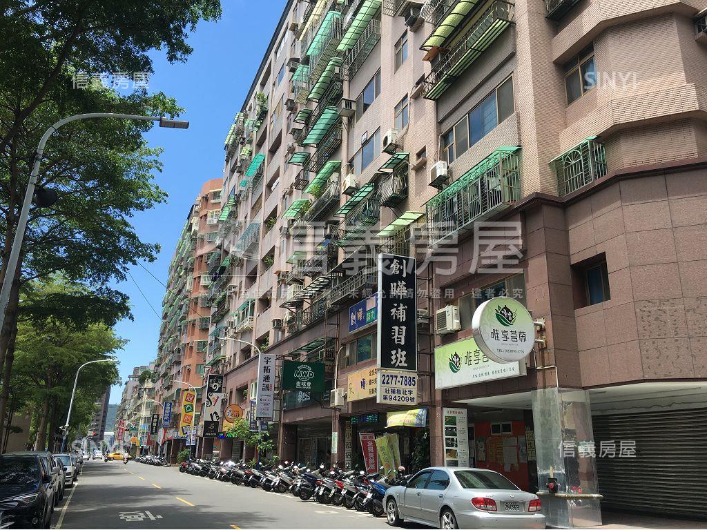中榮街富貴大第Ｂ１車位售房屋室內格局與周邊環境