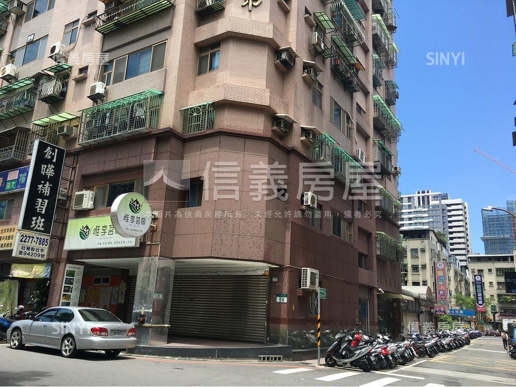 中榮街富貴大第Ｂ１車位售房屋室內格局與周邊環境