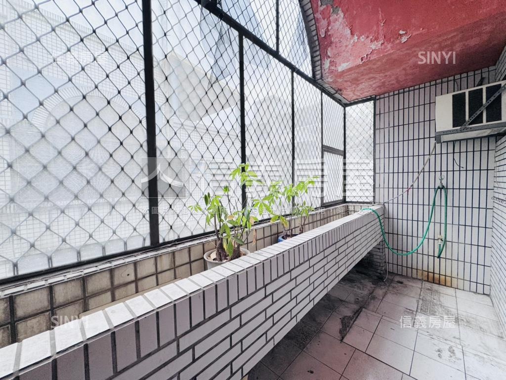 昌明街稀有樓中樓房屋室內格局與周邊環境