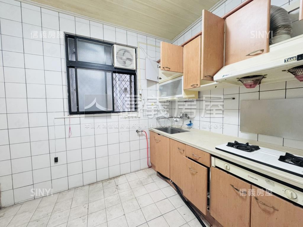 昌明街稀有樓中樓房屋室內格局與周邊環境